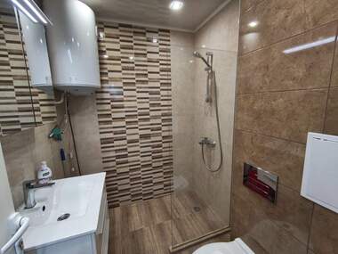 Închiriere - Apartament în Slaveîkov,  Burgas