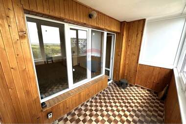 For sale - Apartment in Charodeyka - Iug,  Ruse