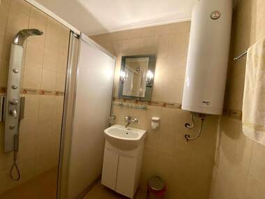 Miete - Wohnung in Wazrajdane,  Burgas