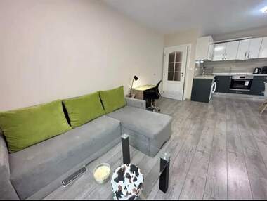 Miete - Wohnung in Mladejki halm,  Plowdiw