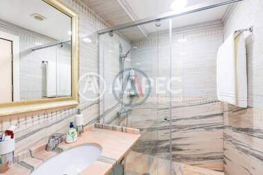 Продажба - Апартамент в Златни Пясъци,  Варна