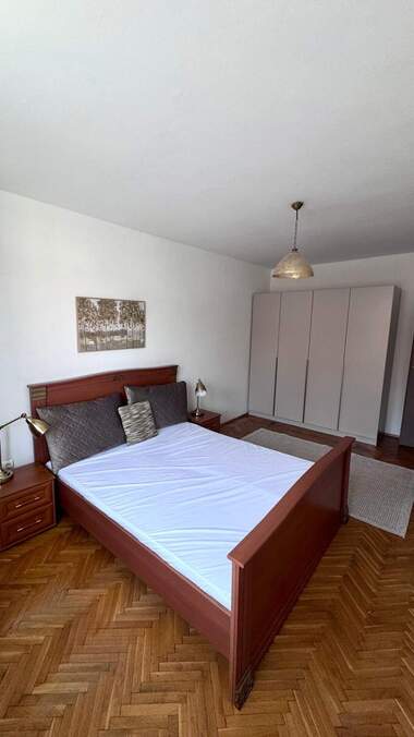 Închiriere - Apartament în Center,  Sofia