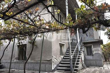For sale - House in Saedinenie,  Plovdiv