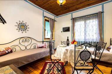 Închiriere - Etaj din casă în Stariat grad,  Plovdiv