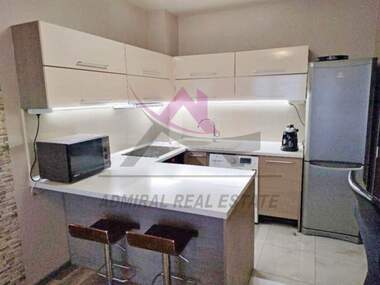 Închiriere - Apartament în Văzrajdane 1,  Varna