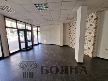 For rent - Store/Office/Storage/Beauty saloon in Center,  Ruse