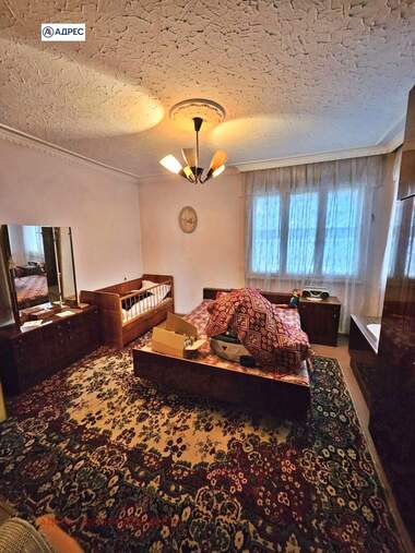 For sale - Floor of a house in Storgozia,  Pleven