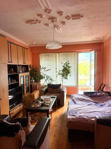 Vânzare - Apartament în Mladost,  Vrața