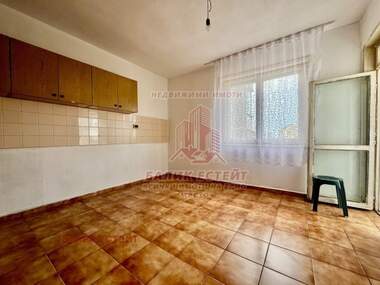 For sale - Apartment in Center,  Dobrich