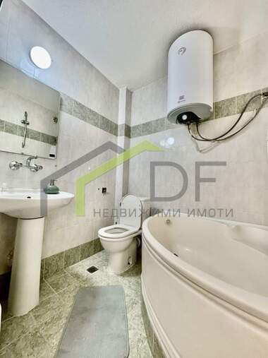Închiriere - Apartament în Center,  Varna