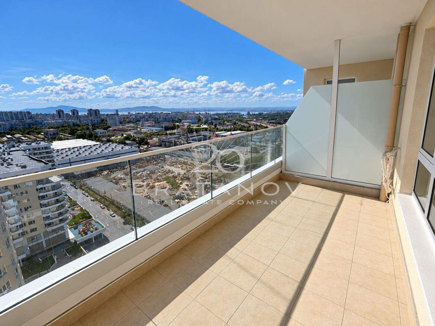 Cu trei camere Apartament în Slaveîkov, Burgas – fotografia 2