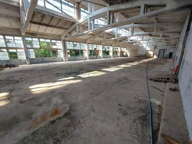 For sale - Building in Promishlena zona,  Targovishte