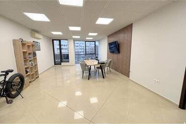 Kira - Ofis olarak Liatno kino Trakia,  Varna