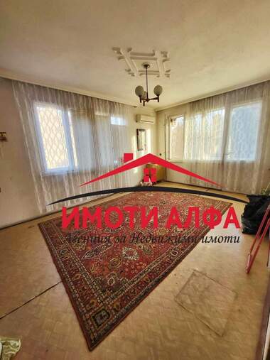 Продажа - Этаж дома в Овчарски,  Хасково