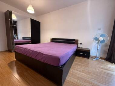 Închiriere - Apartament în Văzrajdane,  Burgas