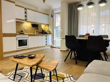 Închiriere - Apartament în Lozeneț,  Sofia