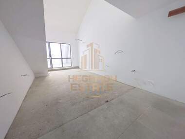 Vânzare - Apartament în Vinița,  Varna
