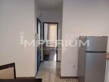 Închiriere - Apartament în Kolhozen pazar,  Varna