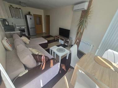 Închiriere - Apartament în Slaveîkov,  Burgas