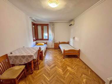 Închiriere - Apartament în Sarafovo,  Burgas