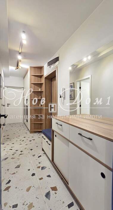Vânzare - Apartament în Iztok,  Sofia