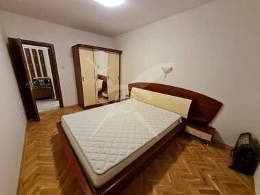 Închiriere - Apartament în Zimno kino Trakia,  Varna