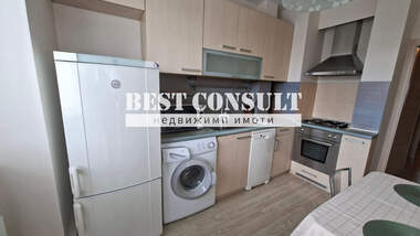 Închiriere - Apartament în Center,  Ruse