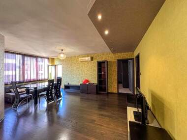 Închiriere - Apartament în Izgrev,  Burgas