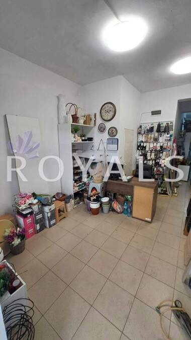Продажа - Магазин в Конфуто,  Варна