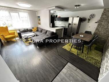For sale - Apartment in Osvobojdenie,  Razgrad