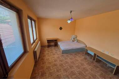 Închiriere - Apartament în Hășove,  Ruse