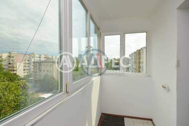 For sale - Apartment in Vazrajdane,  Burgas