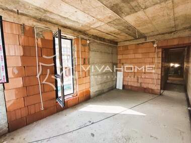 Vânzare - Apartament în Vinița,  Varna