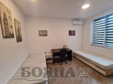 Închiriere - Apartament în Center,  Ruse