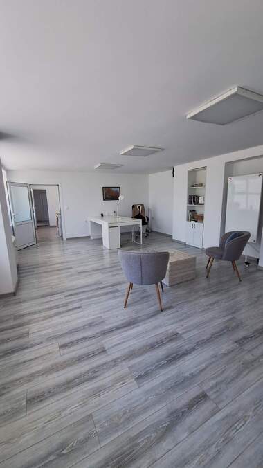 For rent - Office/Beauty saloon/Dental office in Koliu Ficheto,  Veliko Tarnovo