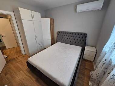 Închiriere - Apartament în Mladejki hălm,  Plovdiv