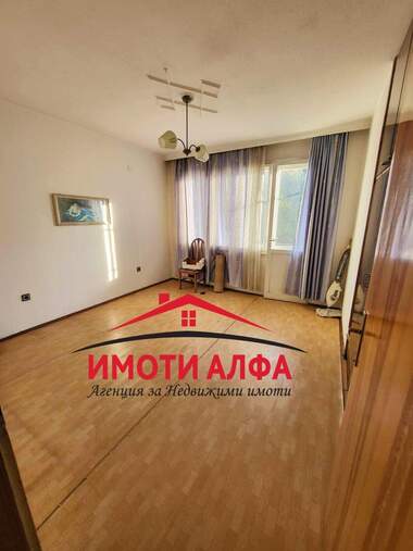 Продажа - Этаж дома в Овчарски,  Хасково