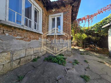 Продажба - Къща в Промишлена зона - Запад,  Русе