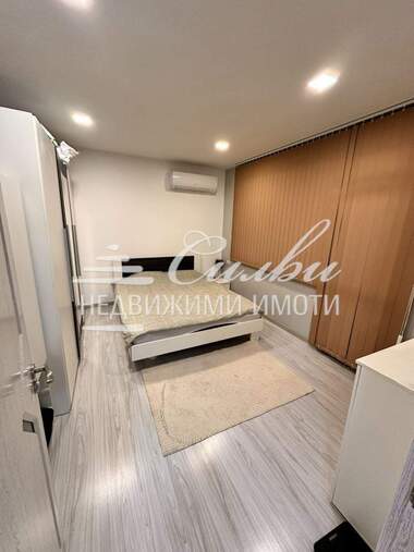 Vânzare - Apartament în Center,  Șumen