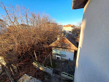 For sale - Floor of a house in Lozenec,  Iambol