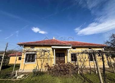 Vânzare - Casă în Liuliakovo,  Dobrice