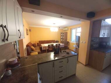 Verkauf - Wohnung in Pazara,  Schumen