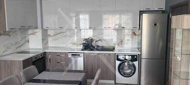 Închiriere - Apartament în Văzrajdane 3,  Varna