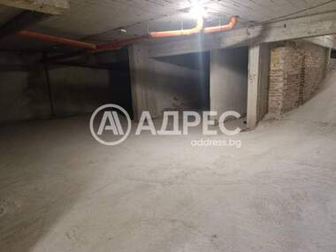 Продажба - Паркомясто в Център,  Варна