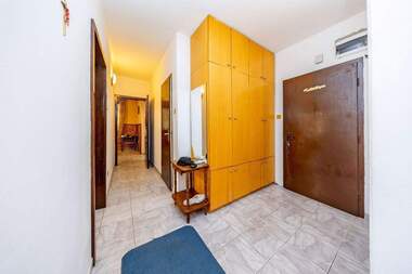 For sale - Apartment in 9-ti kvartal,  Pleven