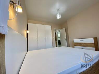 Închiriere - Apartament în Lazur,  Burgas