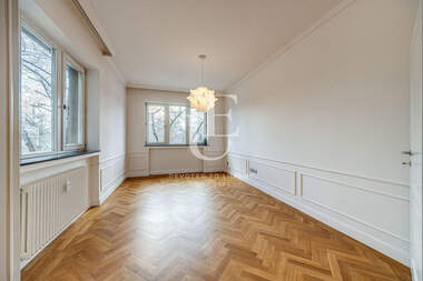 Verkauf - Wohnung in Center,  Sovia