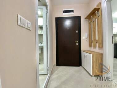 Închiriere - Apartament în Lazur,  Burgas