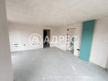 Vânzare - Apartament în Avtogara,  Varna