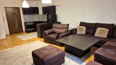 Închiriere - Apartament în Văzrajdane,  Burgas